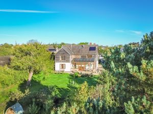 Photo 25- click for photo gallery